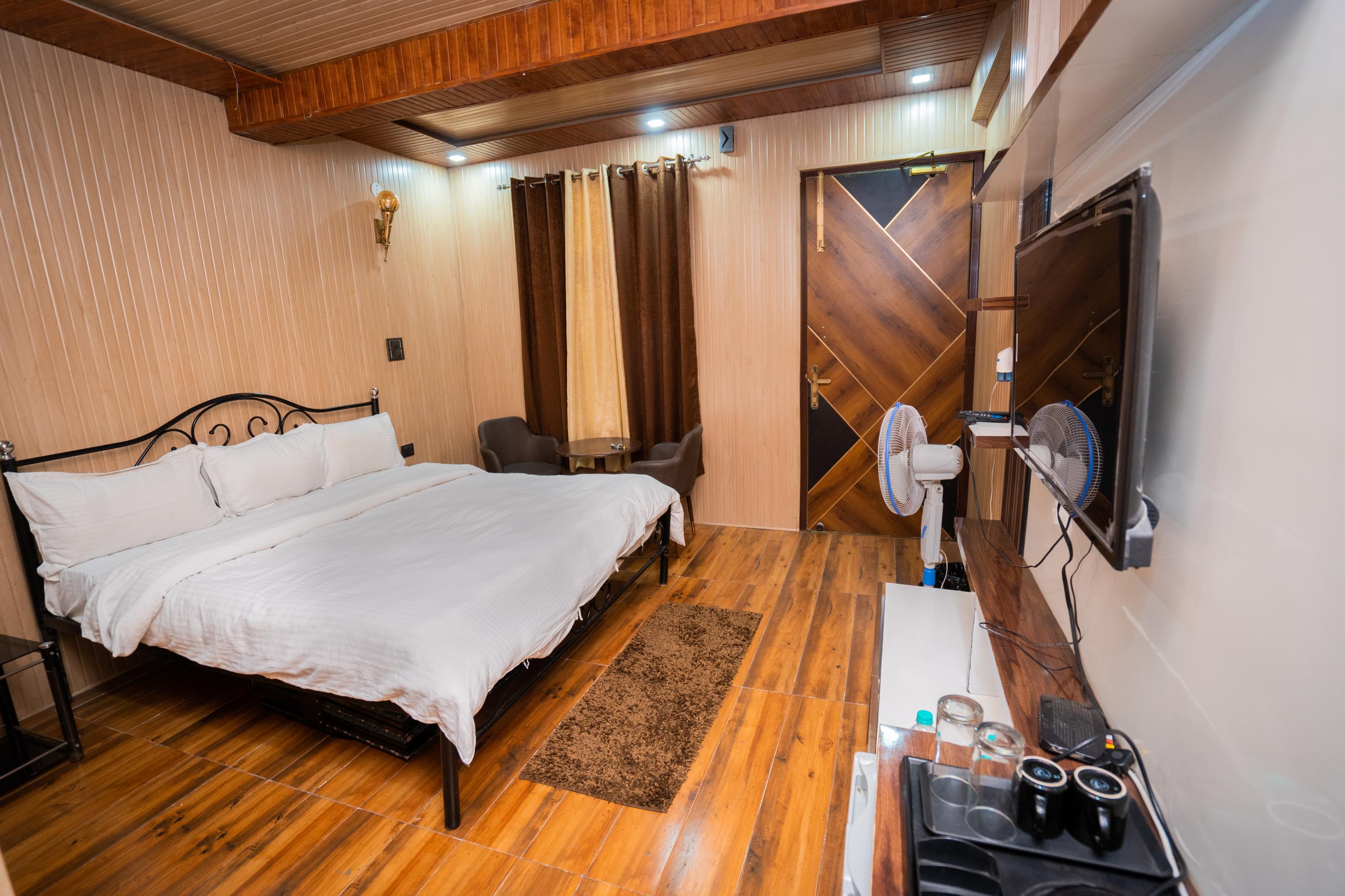 Cabin 2 Image 3